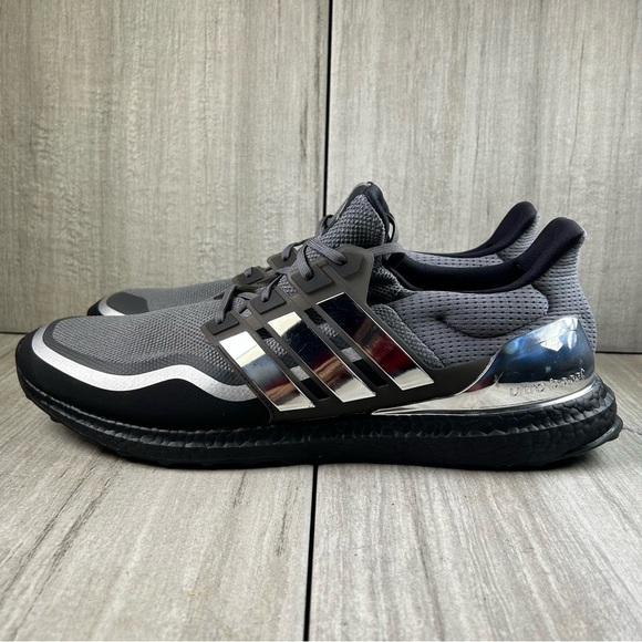 NEW Adidas UltraBoost 1.0 DNA Silver Metallic Running Sneaker EG8103 Men Size 18 - Picture 1 of 10